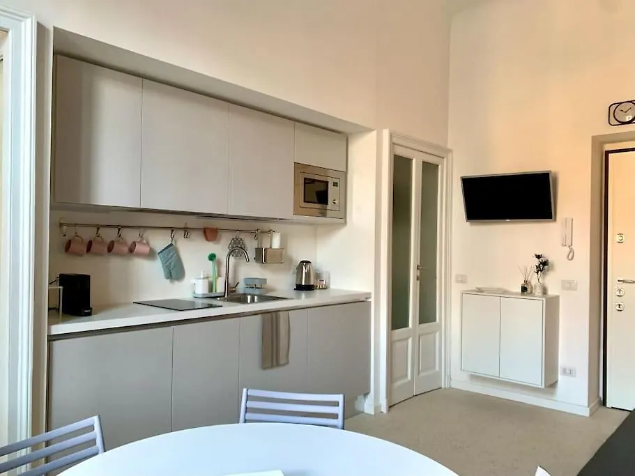 Stylish Flat In Porta Romana-Fondazione Prada Milan