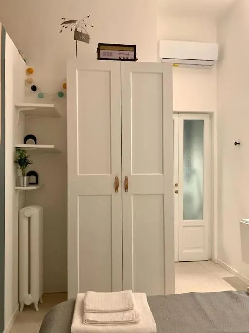 Stylish Flat In Porta Romana-Fondazione Prada Milan Apartment